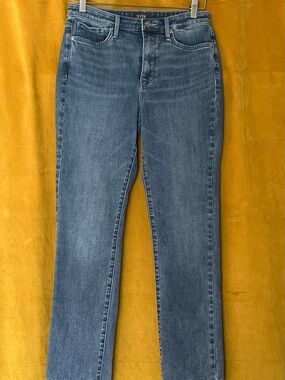 NYDJ Women's Skinny Jeans in Medium Blue Wash - Size 6